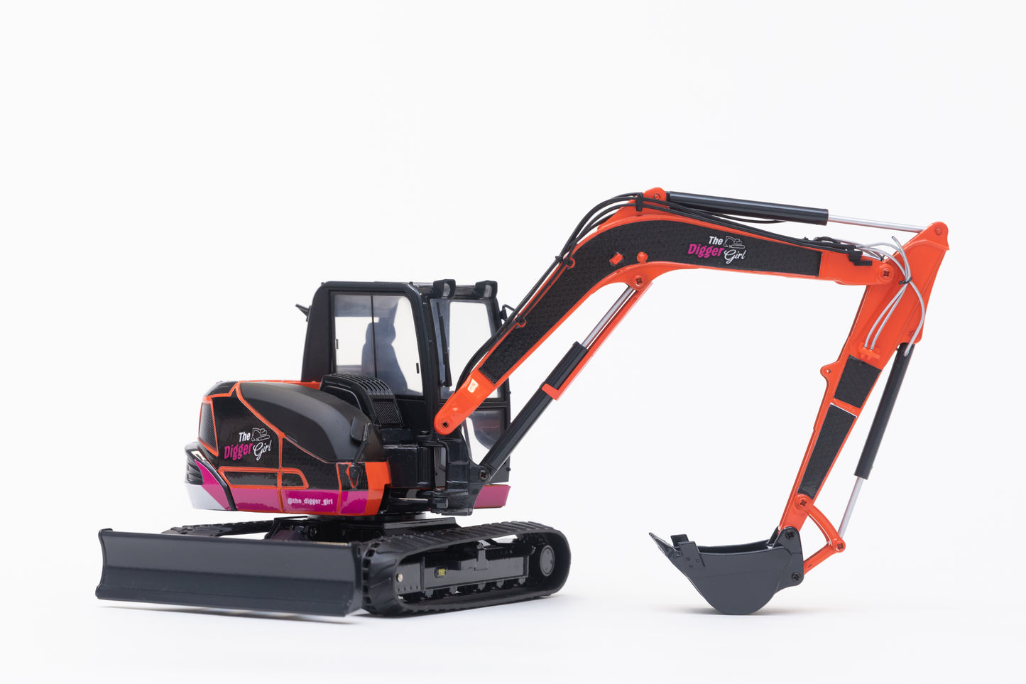 'The Digger Girl' Edition Kubota KX080-4α2 Excavator Scale Model (1:24)